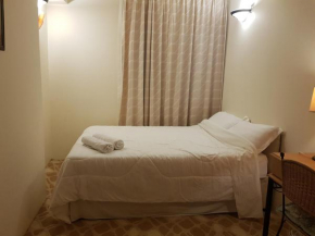 Ensuite Rooms in Shared Hill Home